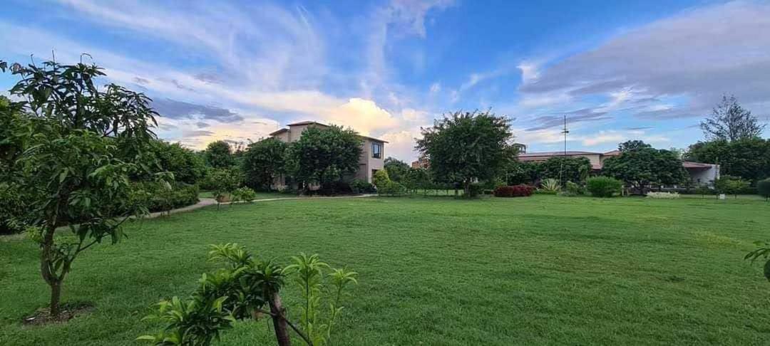 Villa Sunday Alaya Corbett à Rāmnagar Extérieur photo